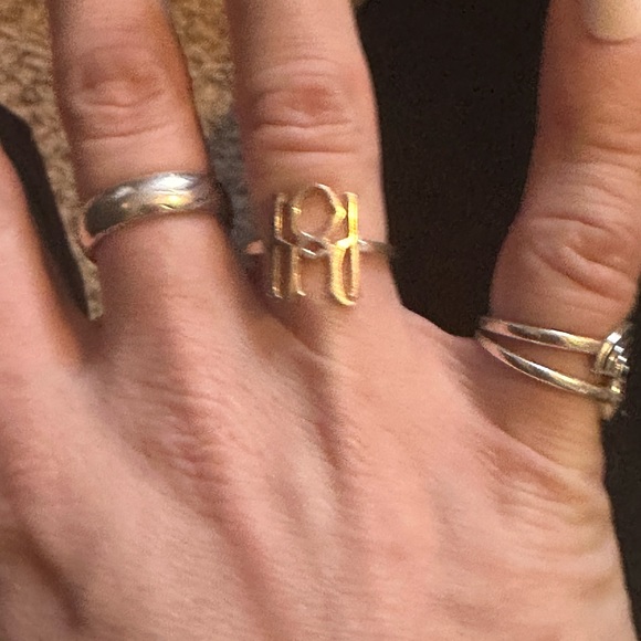 H & R initial ring sterling silver size 6 - Picture 2 of 3